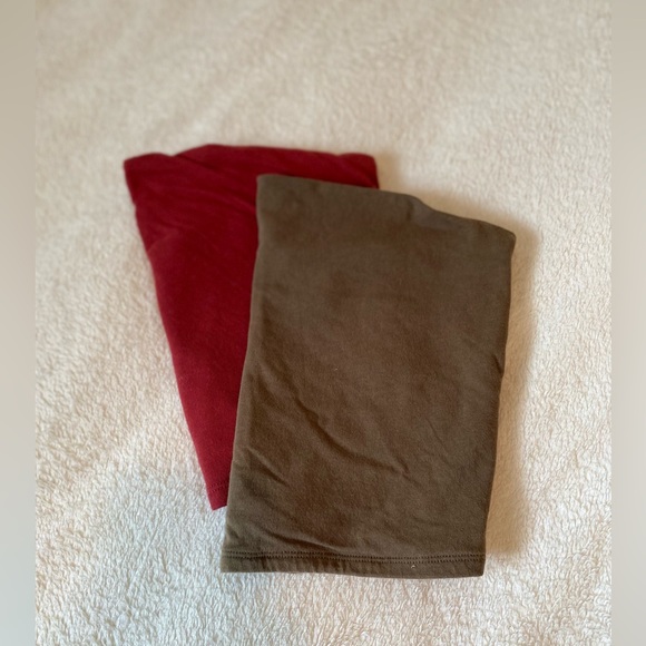 Set of 2 Garage Cropped Tube Tops In Red and Green. - Picture 2 of 8